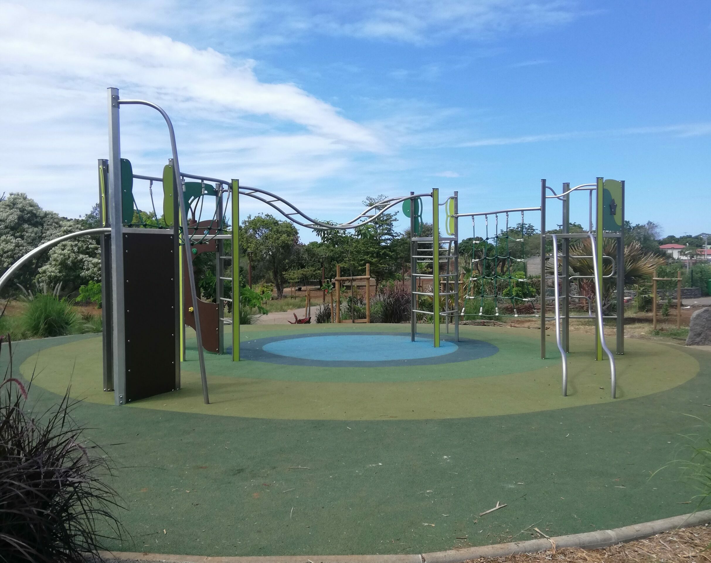 JEUX - Création de l'aire de jeux de Parc urbain à Bois d'olives - SAINT PIERRE